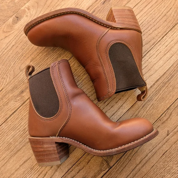 Red Wing Harriet Heeled Chelsea Boot - Picture 1 of 6